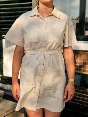 Fenna - beige jurk met zakken